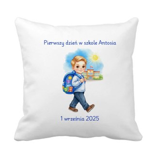 Poduszka Pierwszy dzień w szkole - chłopiec z dowolnym imieniem i datą