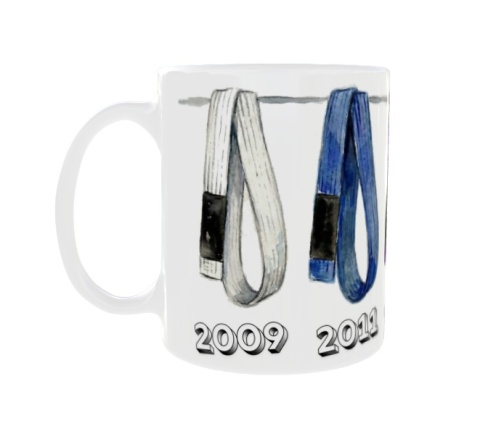 Kubek z pasami BJJ i datą awansów - Brazyliskie jiu jitsu