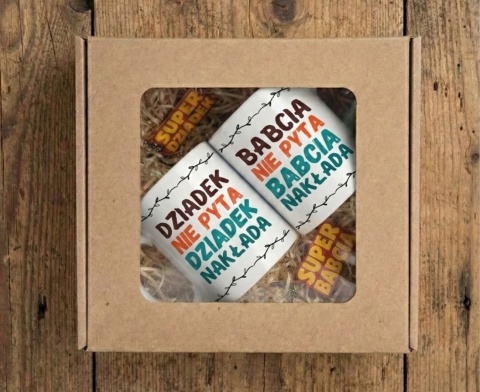 Zestaw prezentowy na dzień babci i dziadka - kubki z zabawnym napisem