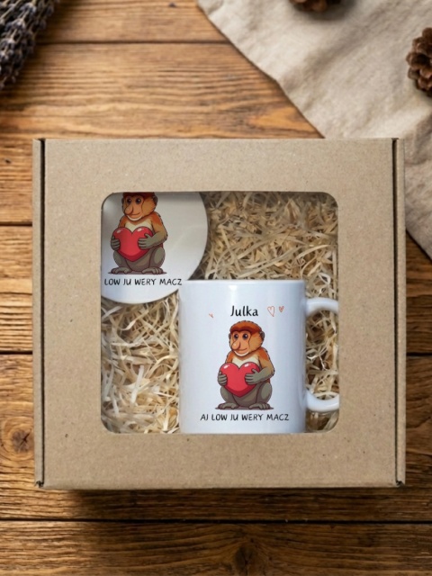 Zestaw prezentowy Nosacz z sercem AJ LOW JU - kubek i podkładka z dowolnym imieniem
