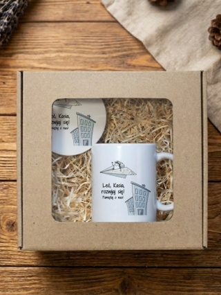 Zestaw prezentowy na pożegnanie z pracy - kubek i podkładka z dowolnym imieniem