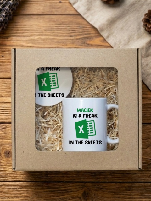 Zestaw prezentowy Excel Freak in the sheets - kubek i podkładka z dowolnym imieniem