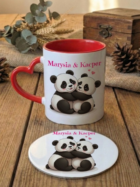 Zestaw prezentowy Zakochane Pandy - kubek i podkładka z dowolnymi imionami dla pary
