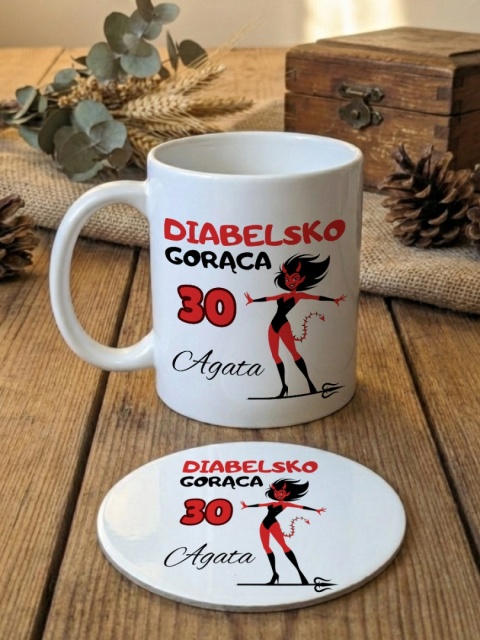 Zestaw prezentowy Diabelkso Gorąca - dowolne imię i wiek - kubek i podkładka